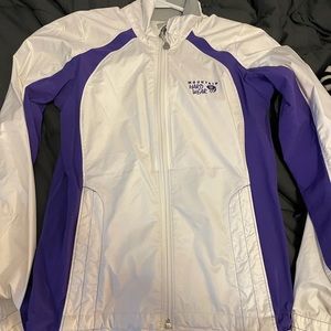 Mountain hardware jacket